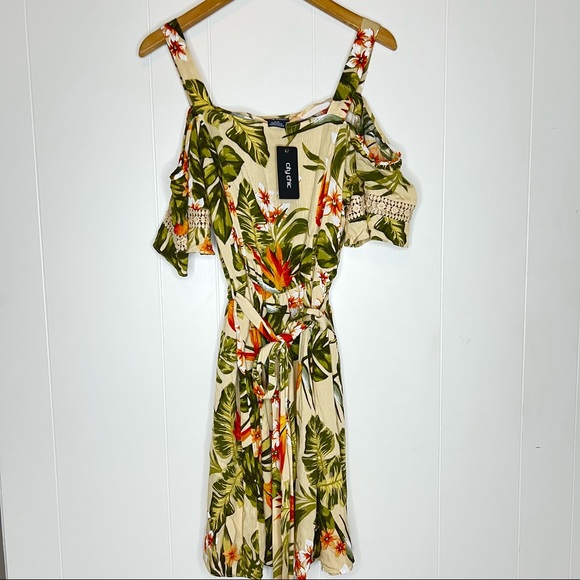 NWT City Chic Floral Maui Dress Cold Shoulder Plus Sz S/16 - Picture 2 of 8